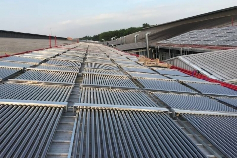 Hệ Thống Nước Nóng Trung Tâm Cho Nhà Máy – Giảm 70% Chi Phí Năng Lượng Sản Xuất